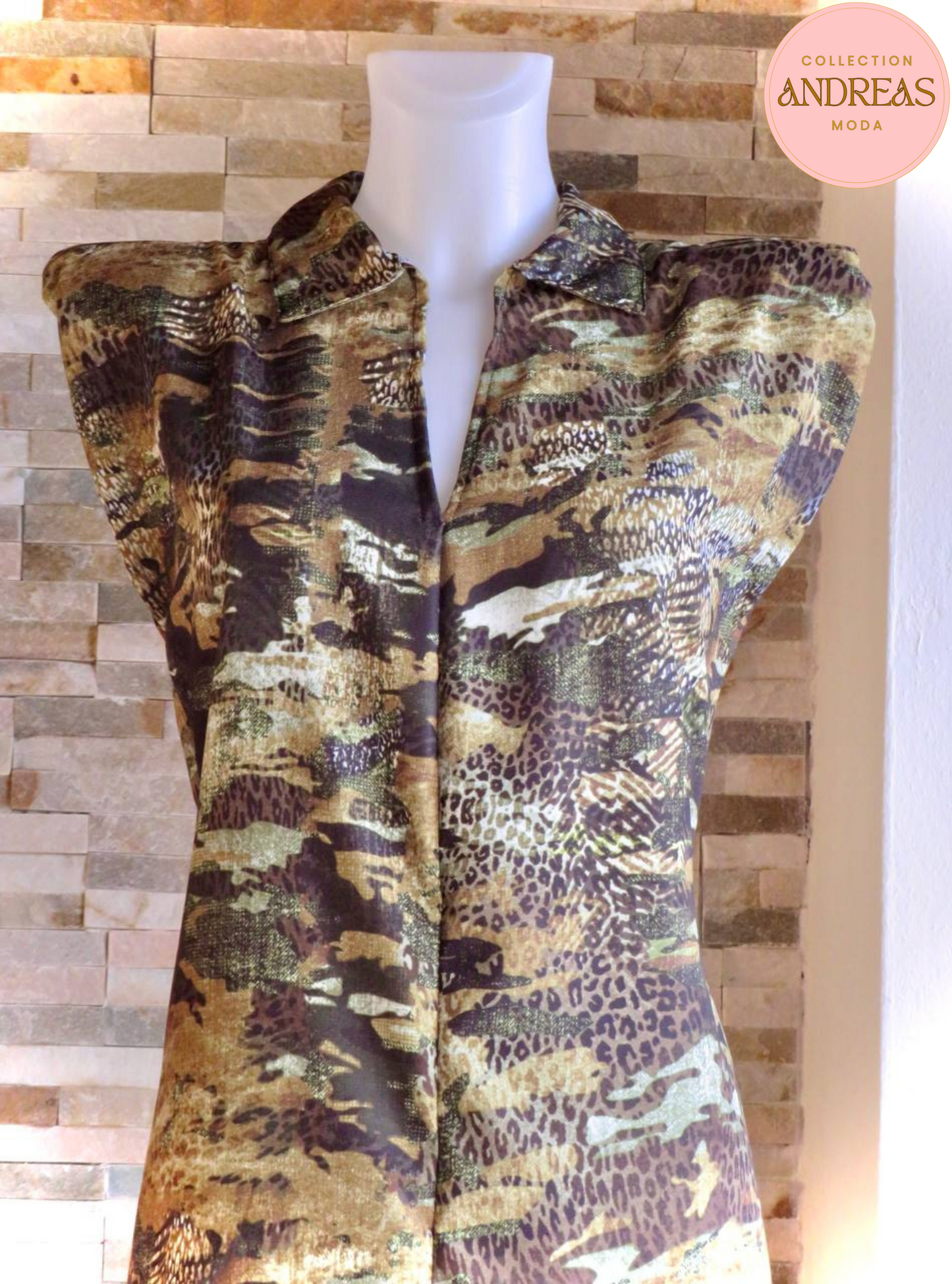 Vestido corto con hombreras