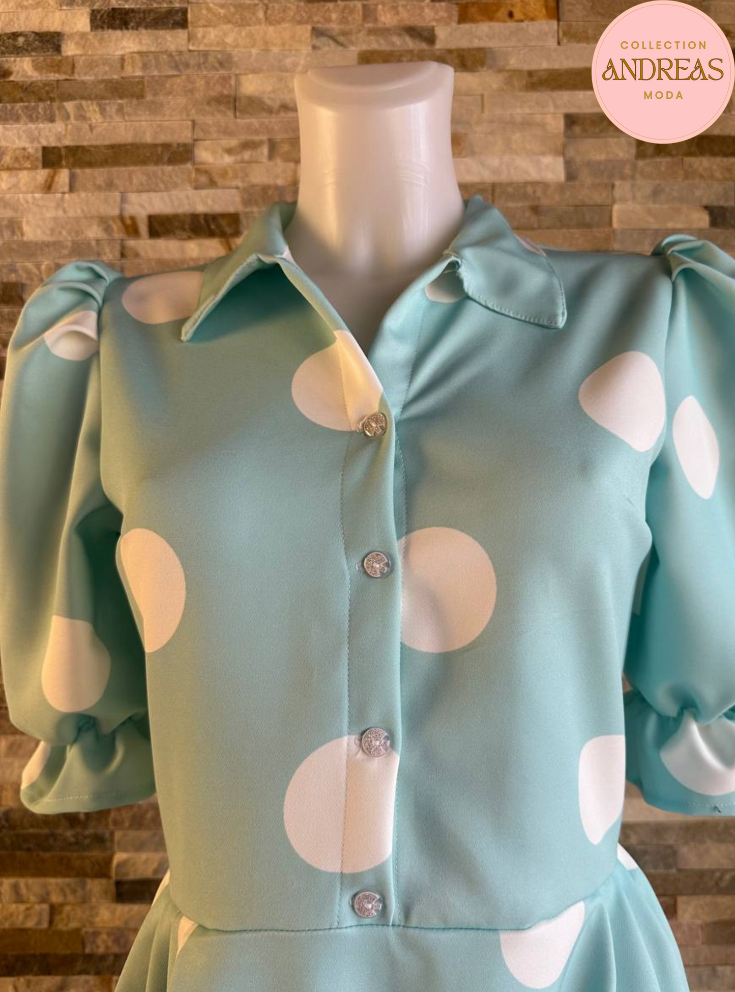 Vestido azul con lunares