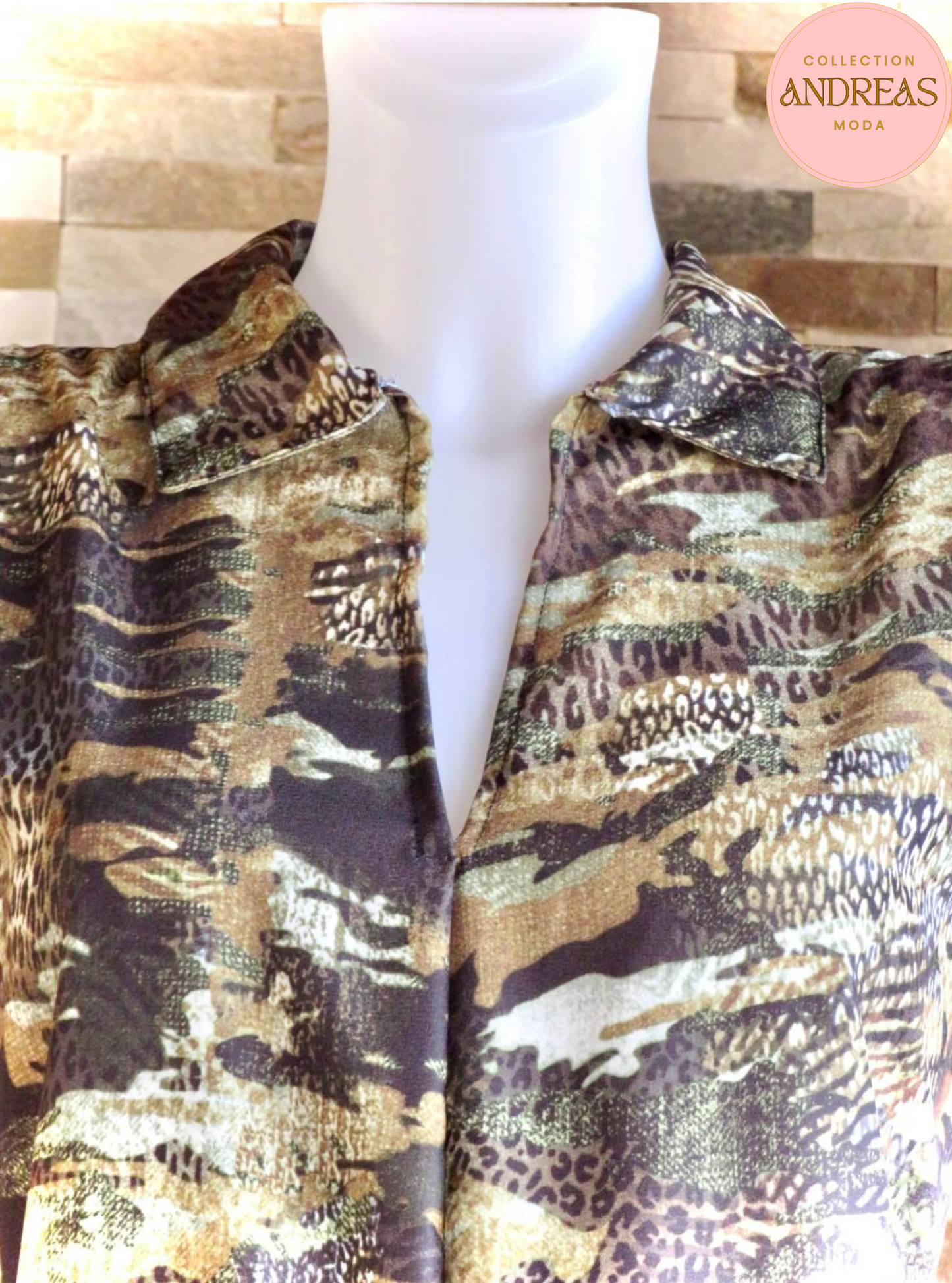 Vestido corto con hombreras