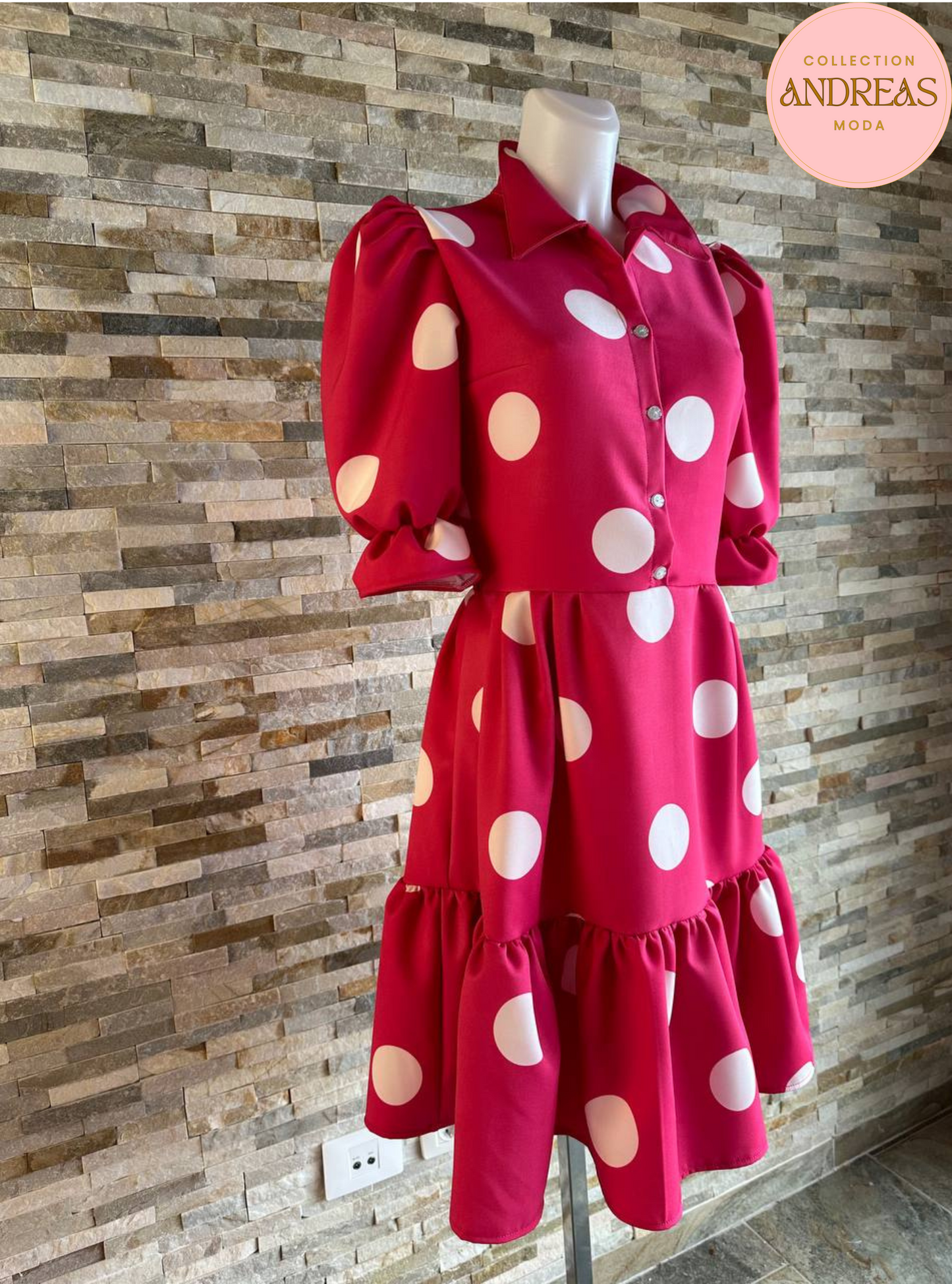 Vestido fucsia lunares