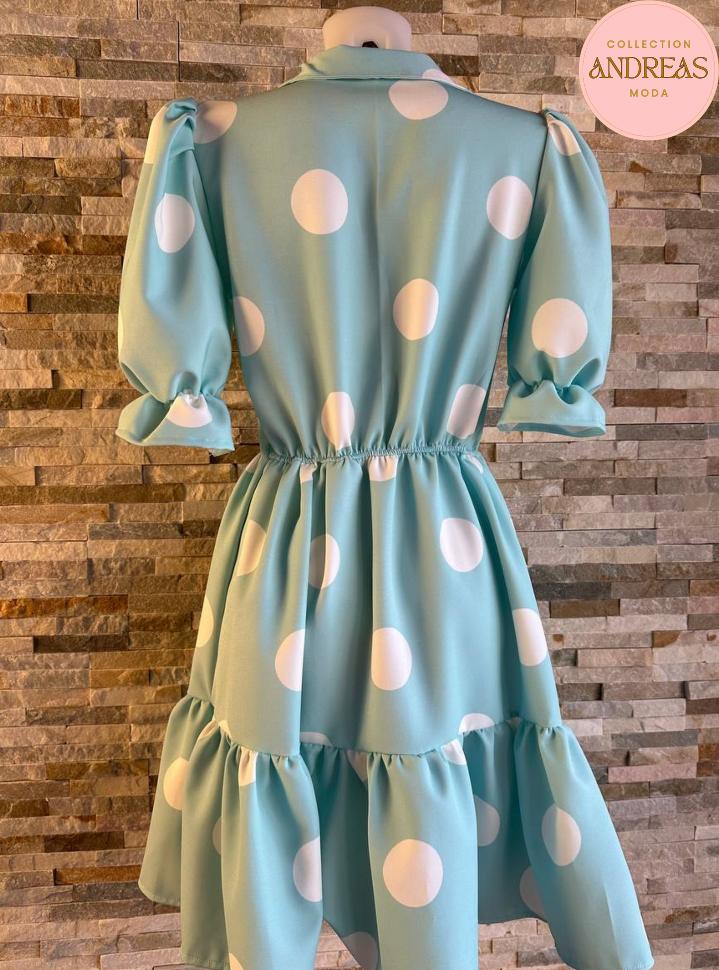 Vestido azul con lunares