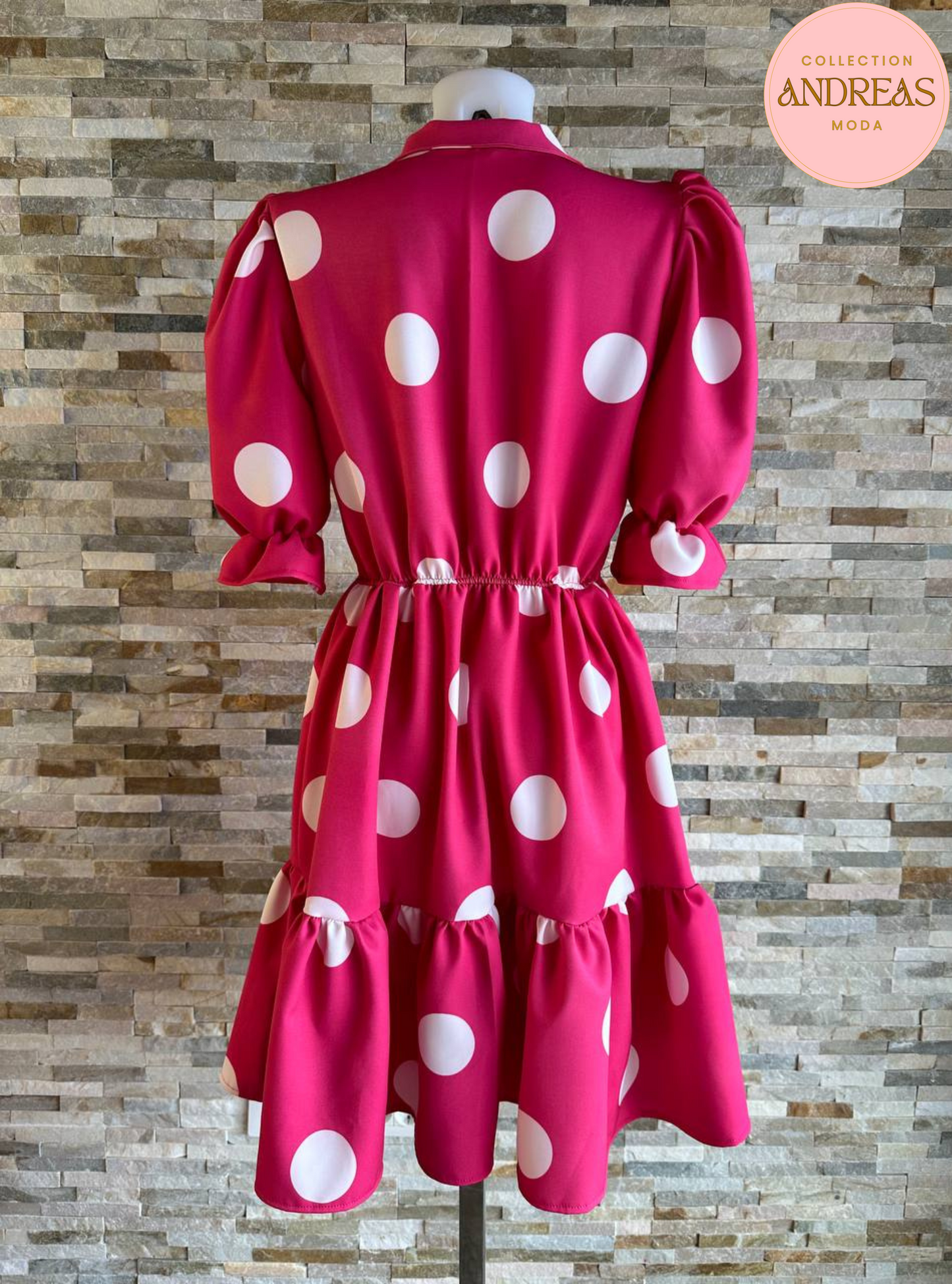 Vestido fucsia lunares