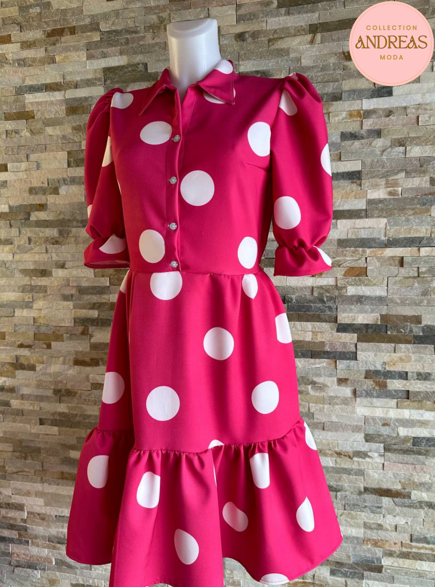 Vestido fucsia lunares