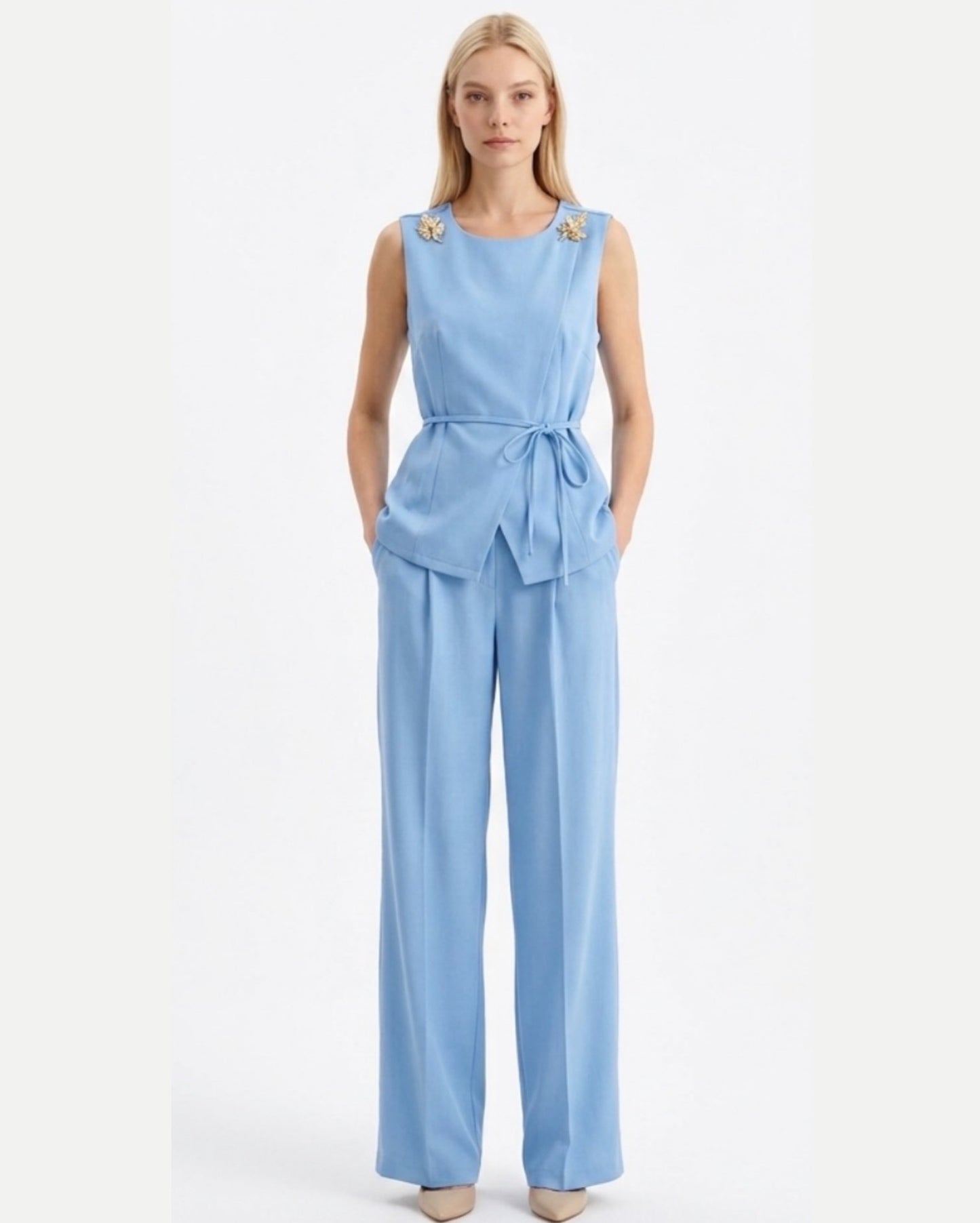 Conjunto Elegante Dos Piezas en Azul: Chaleco Cruzado con Cinto y Pantalón Wide Leg