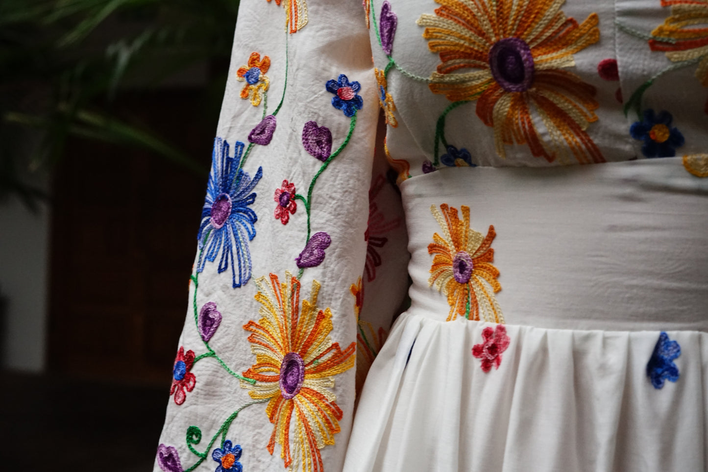 Vestido en tela de algodón bordado